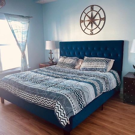 Gulf Coast Gold Private Condo - 2Bed, 2Bath, Sleep 6, Across Street From Beach, Balcony Views Of Sunsets, Beach & Gulf, Pool, Gym St. Pete Beach Exterior photo