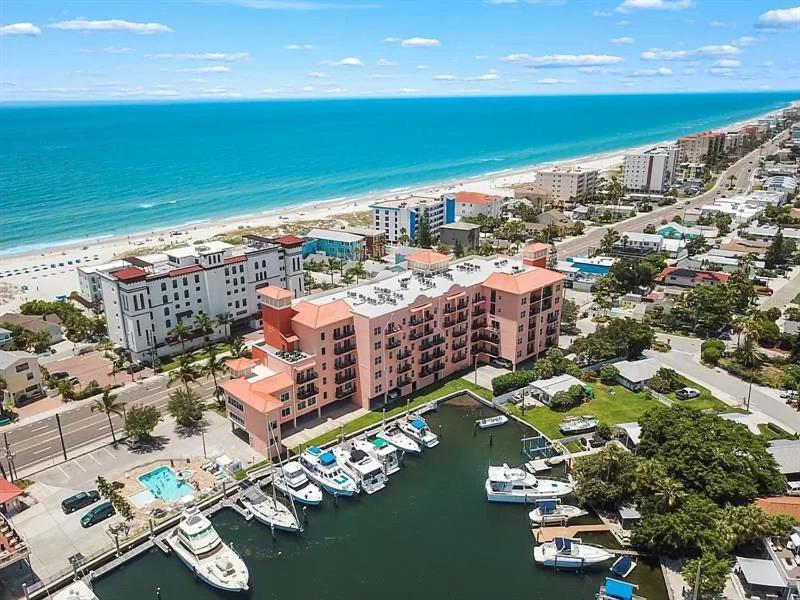 Gulf Coast Gold Private Condo - 2Bed, 2Bath, Sleep 6, Across Street From Beach, Balcony Views Of Sunsets, Beach & Gulf, Pool, Gym St. Pete Beach Exterior photo